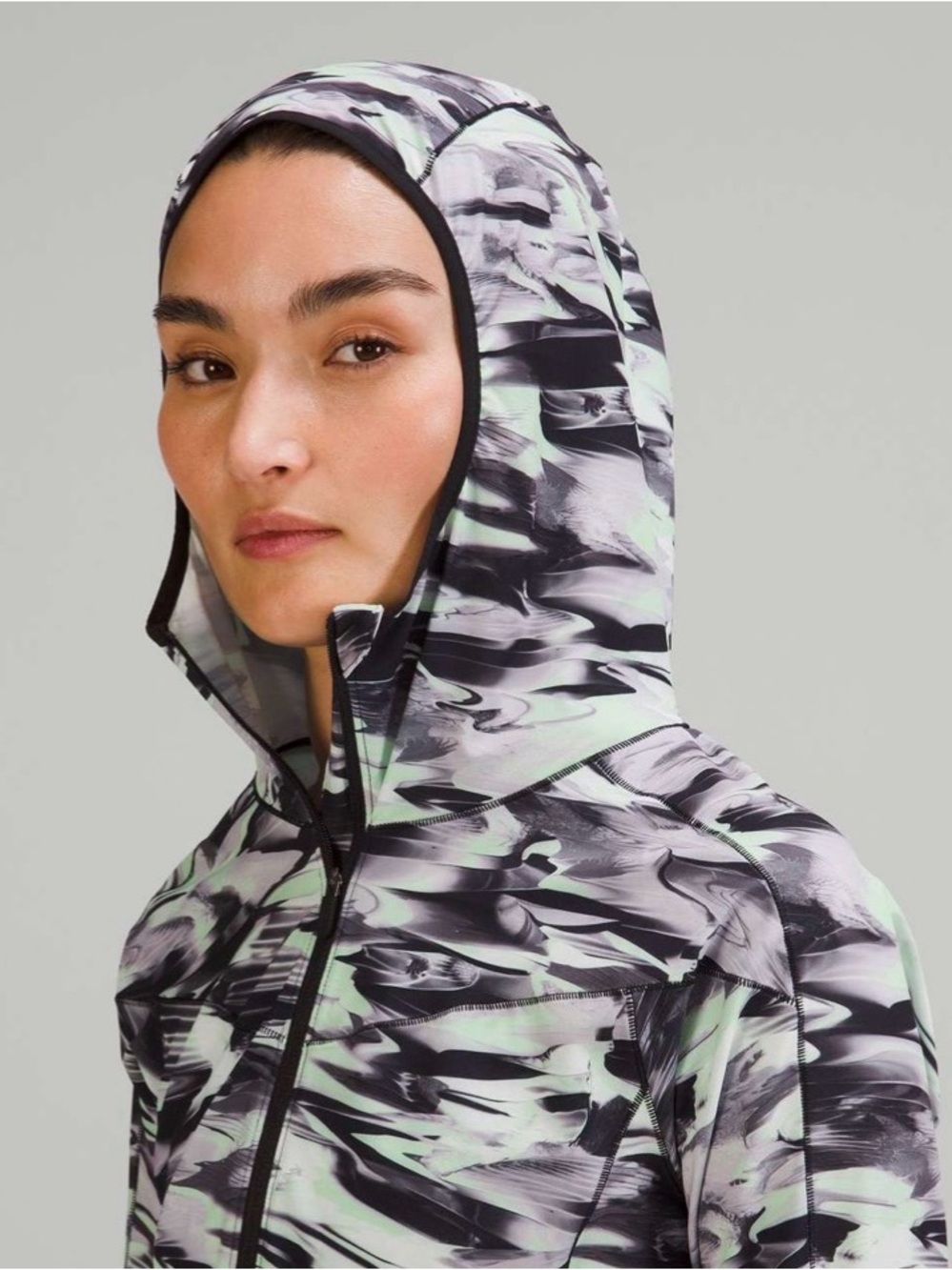 NWT Lululemon Mist Over Windbreaker
Paint Glide Multi Size 4 - Picture 7 of 9